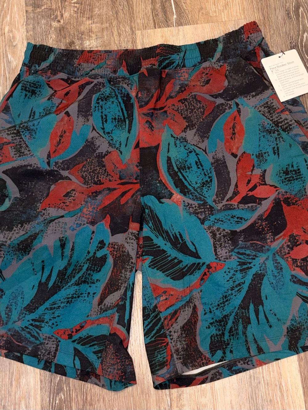 Men’s Lululemon Teal & Red Leaf Print Elastic-Waist Shorts
